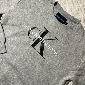 Calvin Klein Crewneck Sweater in Gray